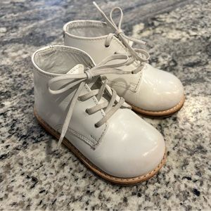 Josmo Walking Shoe White Unisex